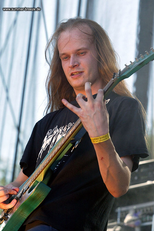 Bild eines Mitglieds der Band Callenish Circle beim Live-Auftritt.